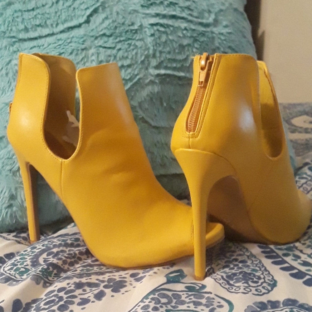 Shoe Republic Pumps